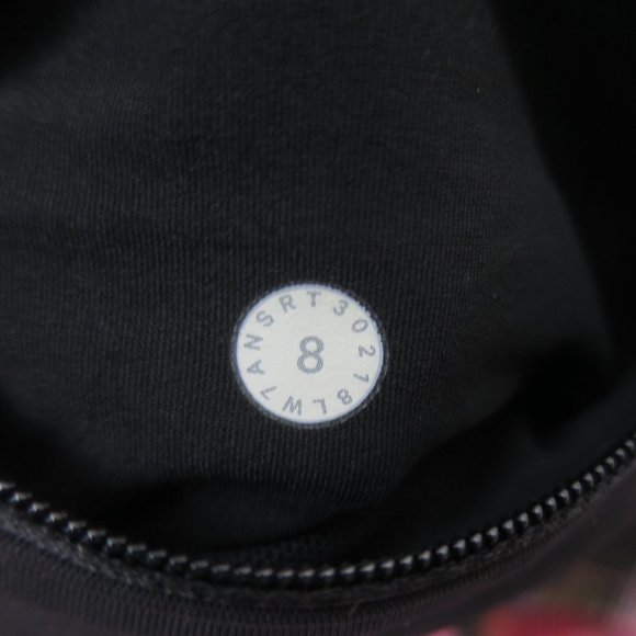 Lululemon Speed Up Short 2.5" Size 8 - Picture 11 of 13
